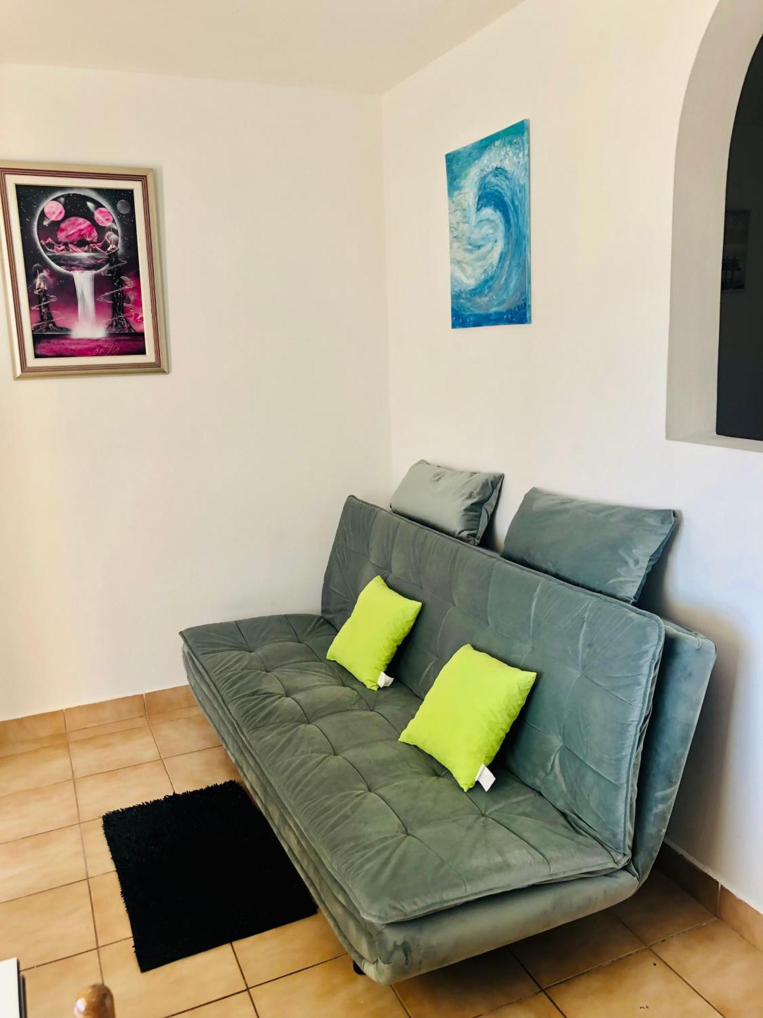 Anton Apartment
