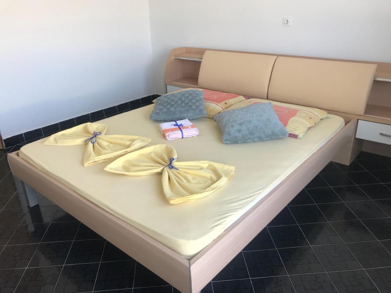 Apartment Anton Pag Town